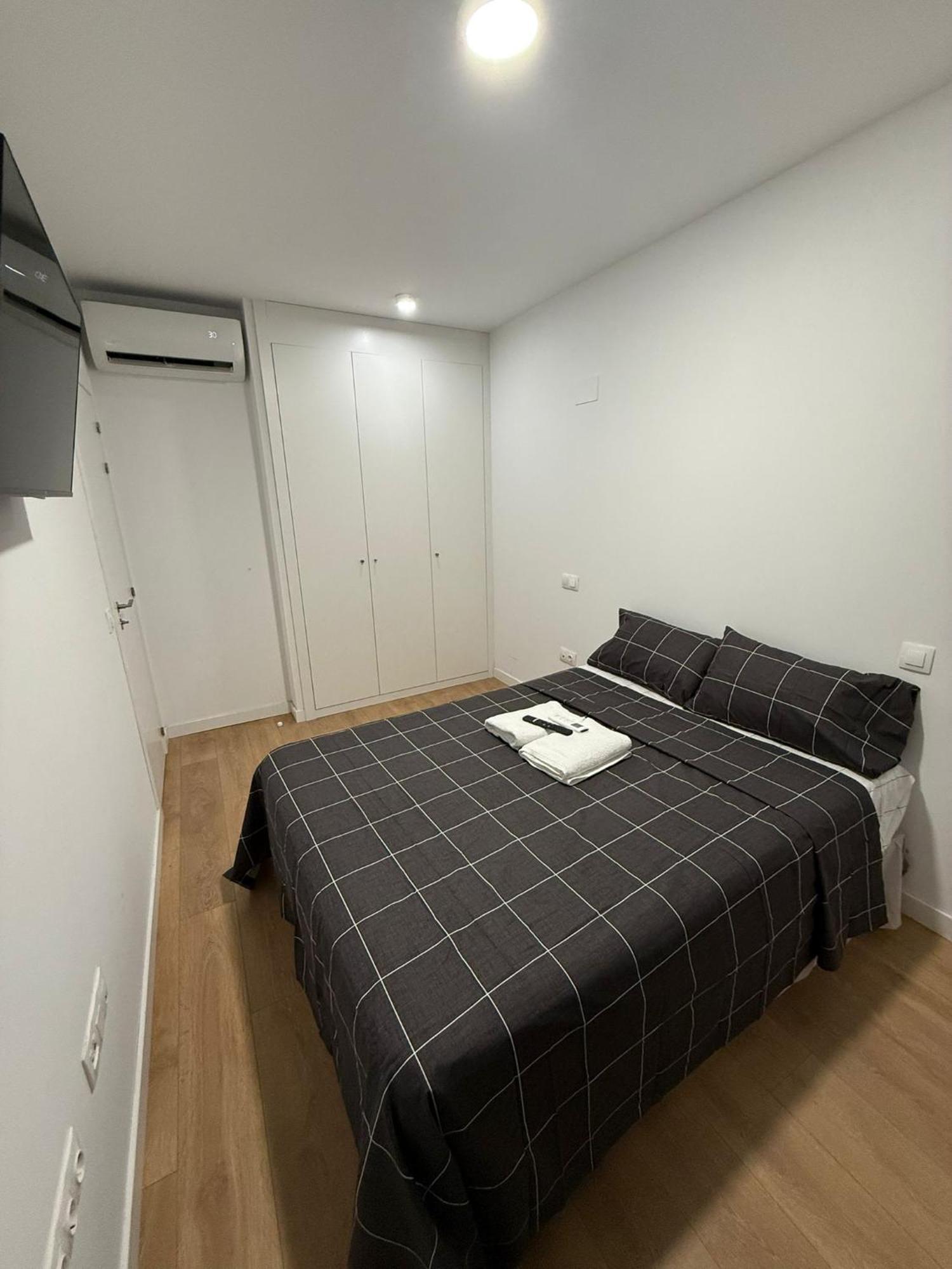 To Room Madrid Porras ภายนอก รูปภาพ